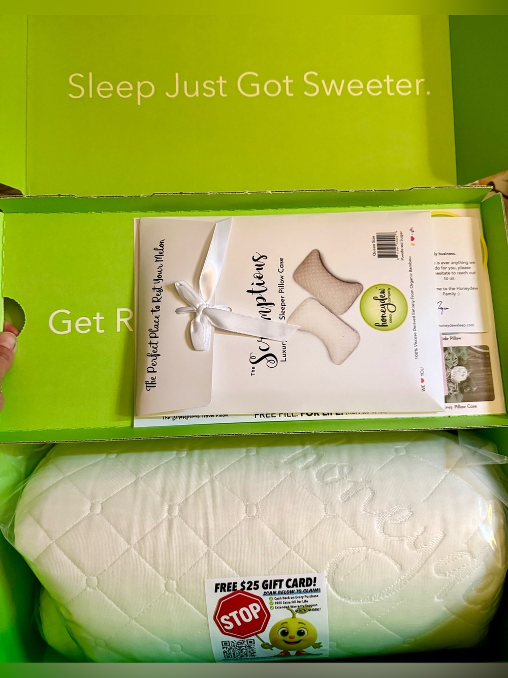 Honeydew Intimates White and Green Pillow Box